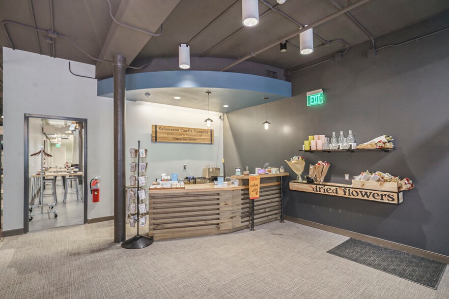 More Photos Of 166 S Kalamazoo Mall, Kalamazoo General Retail For Lease