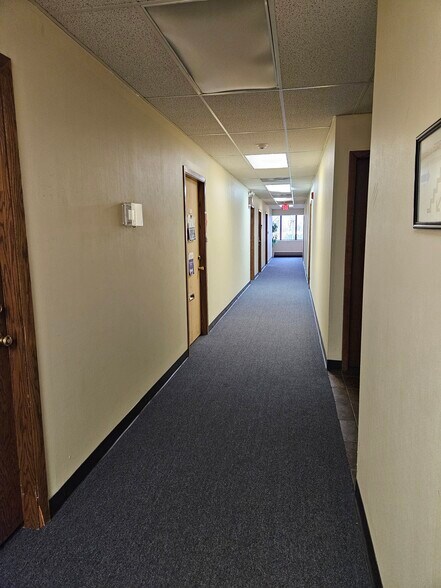 More Photos Of 19150 S Kedzie Ave, Flossmoor Office For Lease