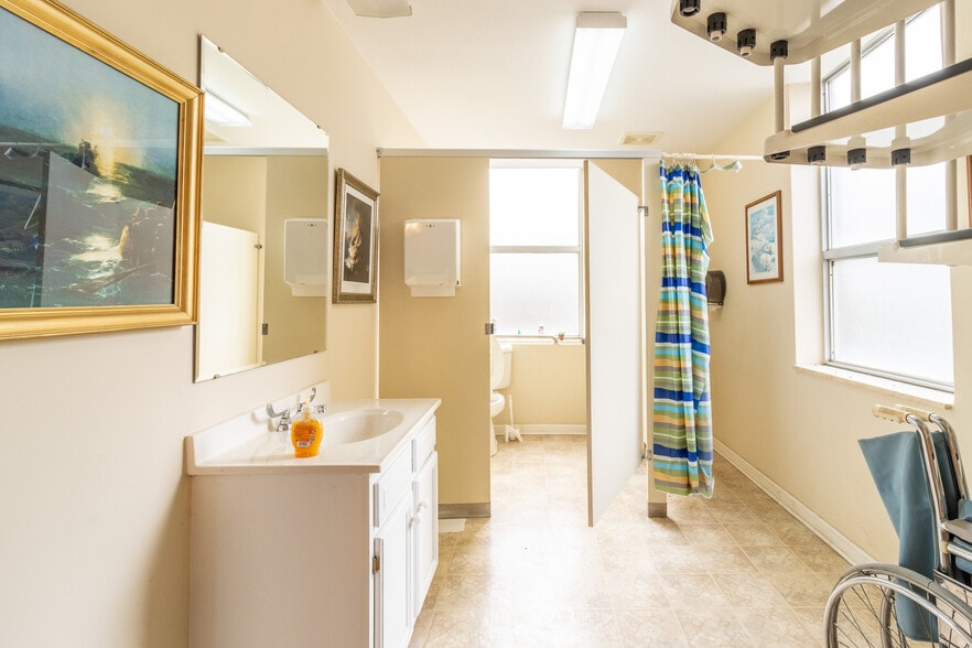 More Photos Of 5502 Dayton Blvd, Chattanooga Religious Facility For Sale