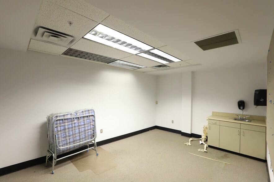 More Photos Of 184 Salem Ave, Dayton Office Residential For Lease