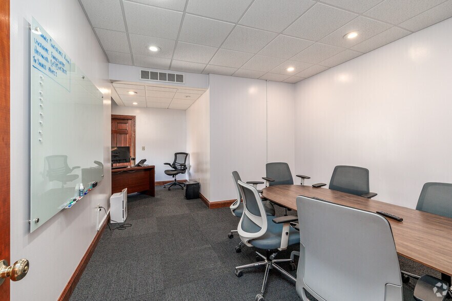 More Photos Of 3420 Maple Ave, Pulaski Warehouse For Sale