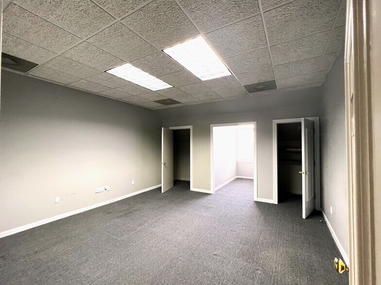 More Photos Of 6933 Crumpler Blvd, Olive Branch Office For Lease