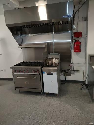 More Photos Of 7950 N Broadway, Saint Louis General Retail For Lease