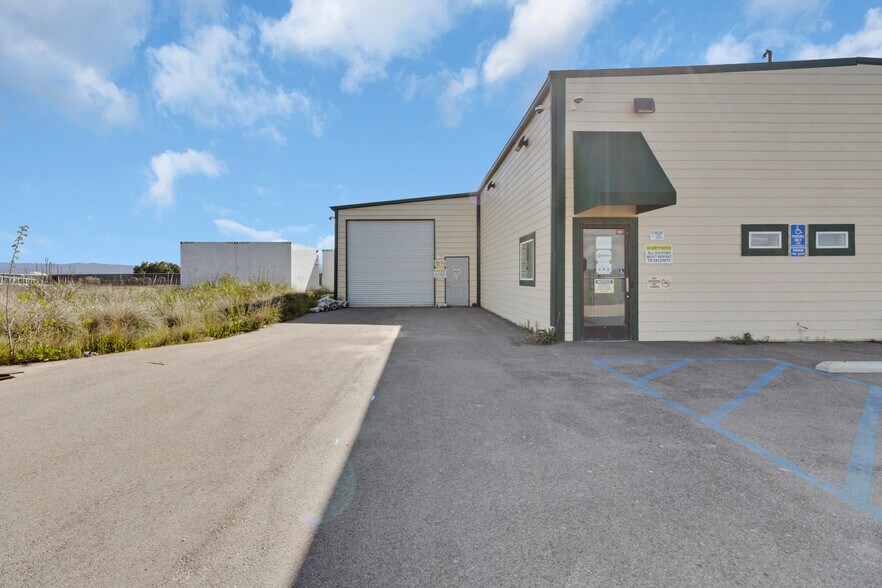 More Photos Of 991 Industrial Way, King City Warehouse For Sale