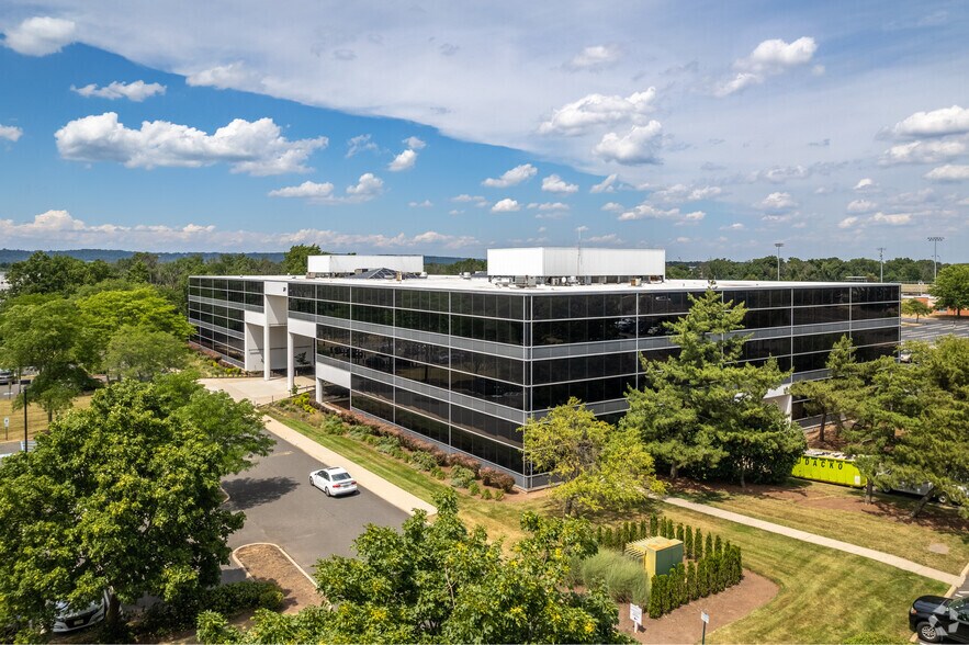 More Photos Of 371 Hoes Ln, Piscataway Office For Sale