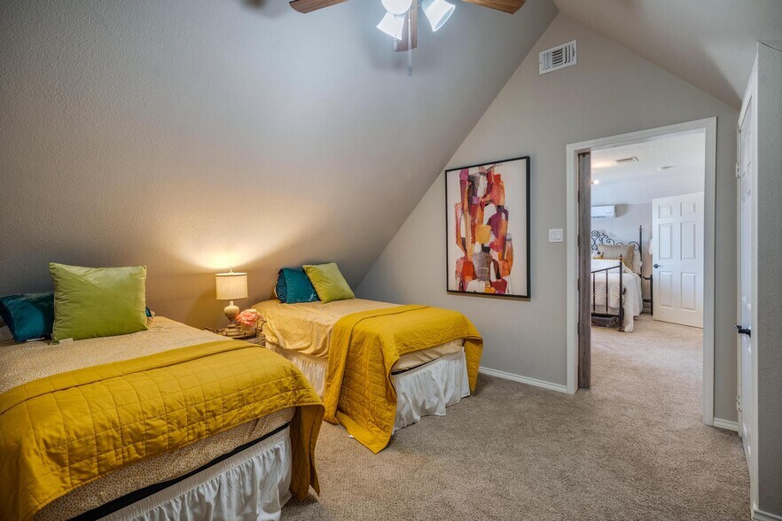 More Photos Of 6 US Highway 87, Comfort Office For Sale