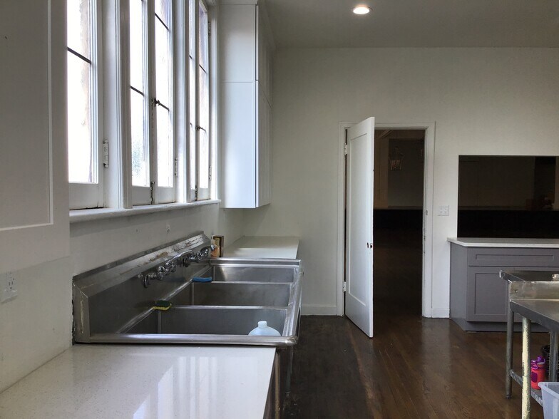 More Photos Of 1282 N Fairfax Ave, West Hollywood Religious Facility For Lease
