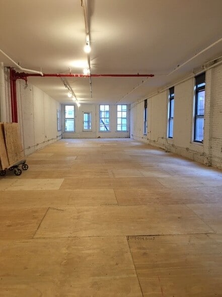 More Photos Of 552-556 Broadway, New York Office Residential For Lease