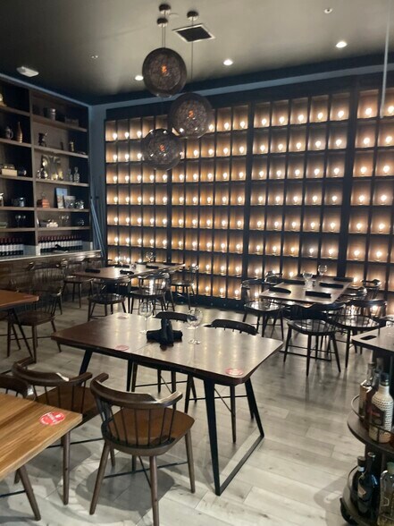 More Photos Of 518 W 7th St, Los Angeles Storefront Retail Residential For Lease