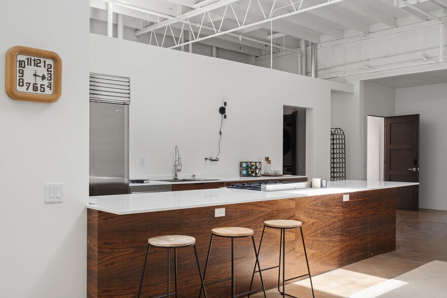 More Photos Of 310 Johnson St, Santa Fe Specialty For Sale