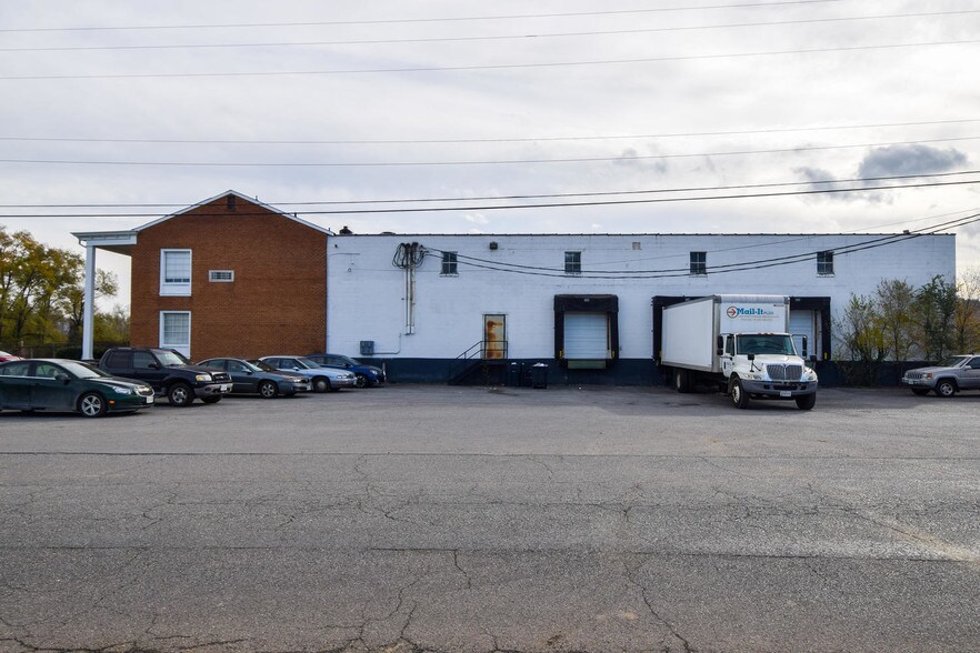 More Photos Of 2480 Patterson Ave, Roanoke Warehouse For Lease