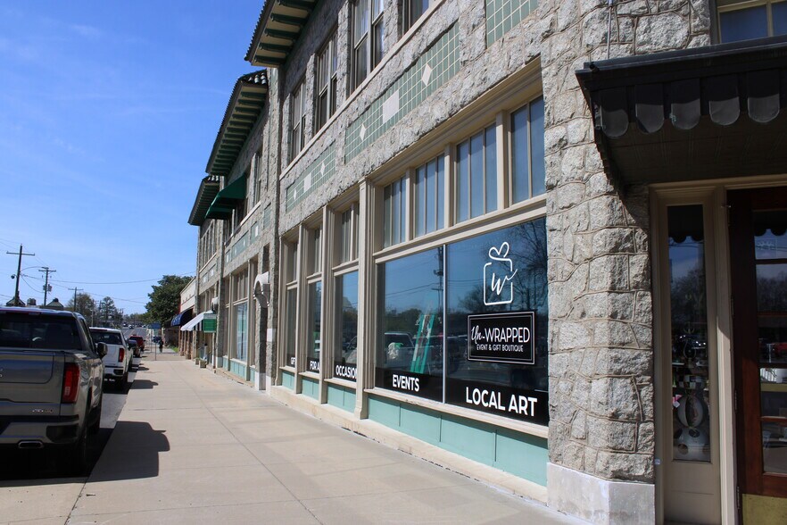 More Photos Of 500 Ouachita Ave, Hot Springs National Park Storefront Retail Office For Sale