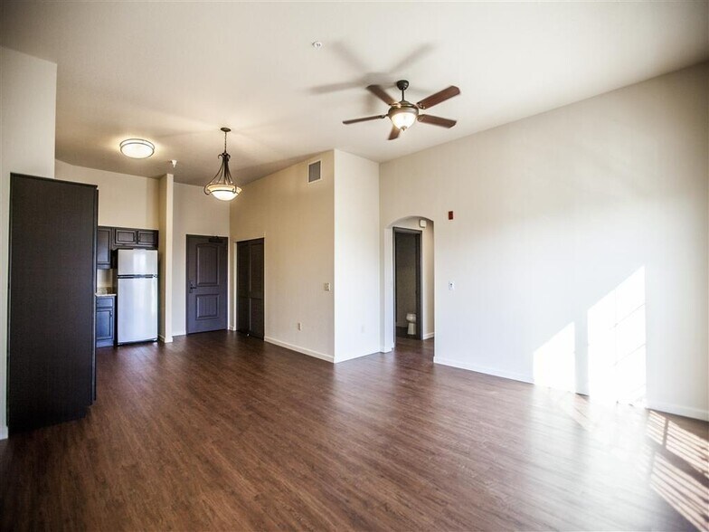 More Photos Of 1520 16th St, Sacramento Apartments For Lease