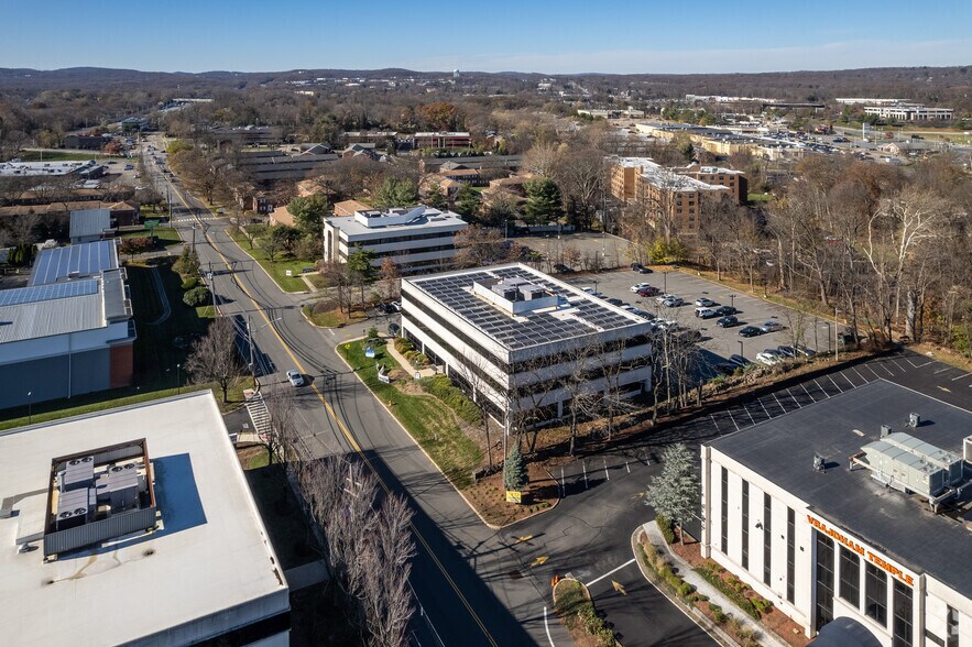 More Photos Of 140 Littleton Rd, Parsippany Office For Lease