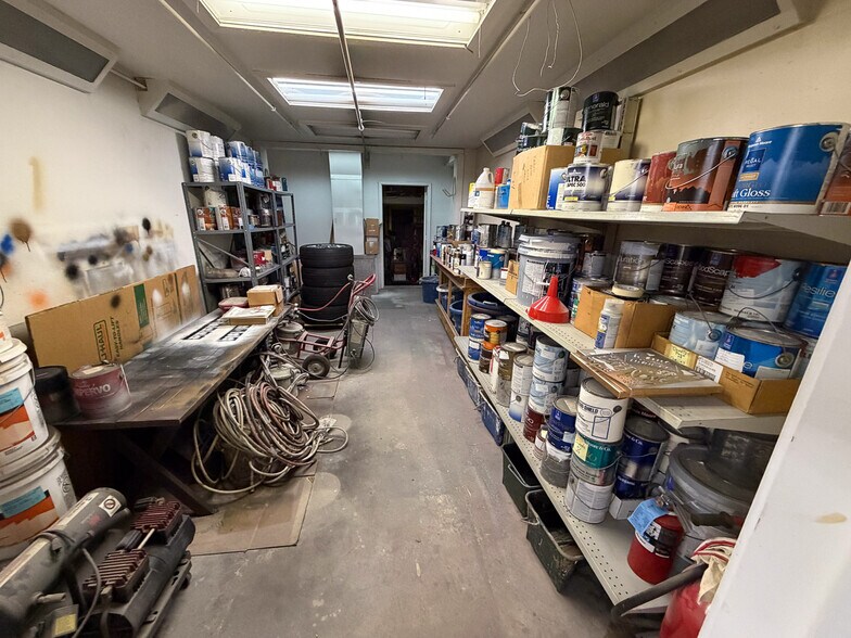 More Photos Of 2202 31st St NE, Canton Flex For Sale