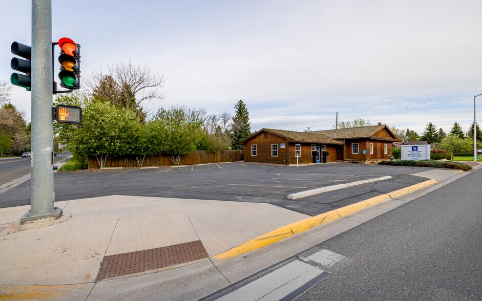 More Photos Of 802 Canyon Ave, Cody Office For Sale