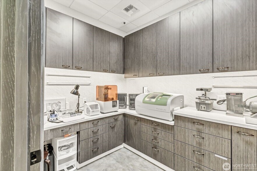 More Photos Of 15419 NE 20th St, Bellevue Medical For Sale