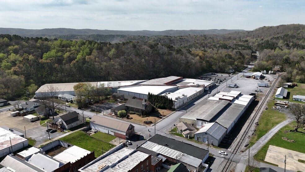 More Photos Of 326 S Marble St, Rockmart Distribution For Sale
