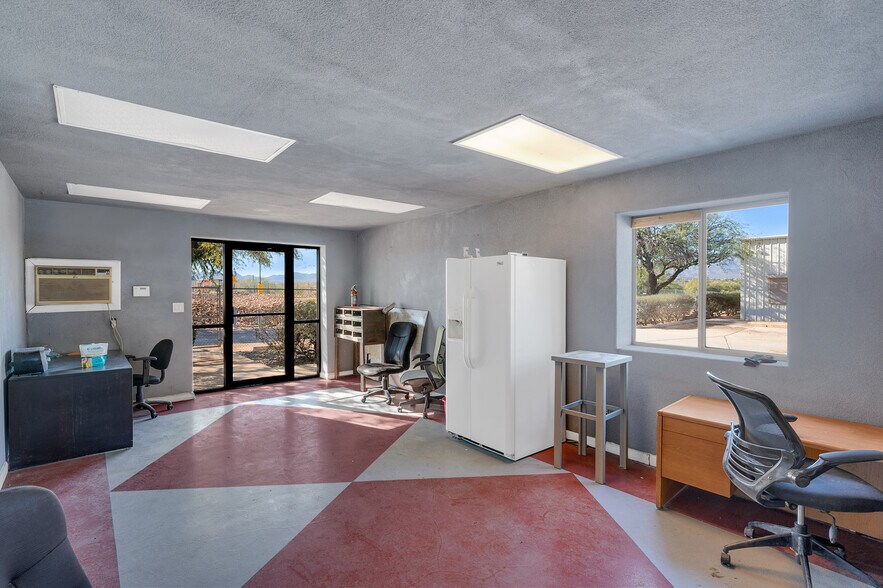 More Photos Of 3200 W Diamond St, Tucson Warehouse For Lease