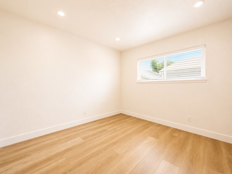 More Photos Of 1977 5th St, La Verne Multifamily For Sale