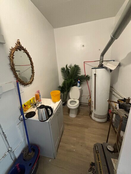 More Photos Of 203-205 Alexander St, Newark Storefront For Sale