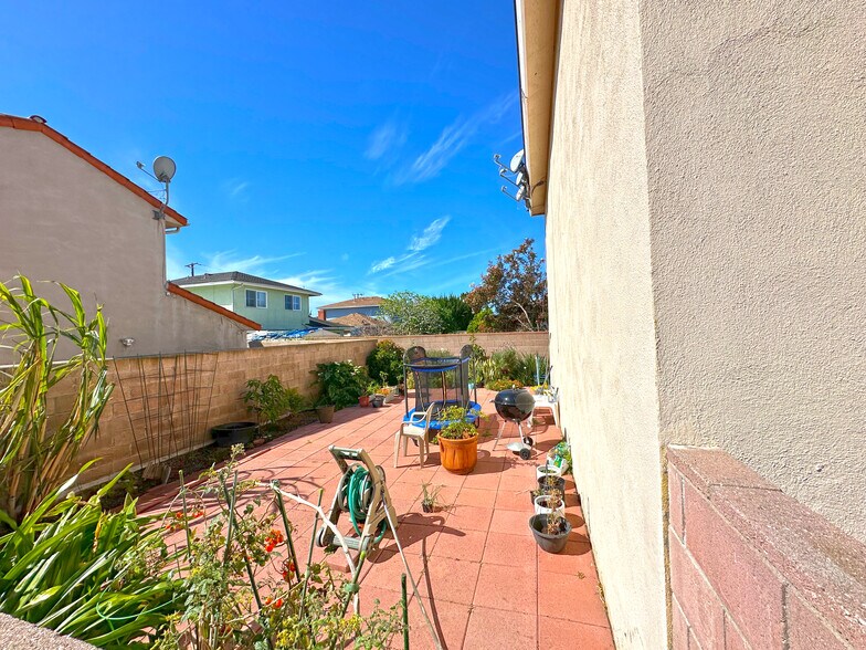 More Photos Of 2210 W 229th St, Torrance Multifamily For Sale