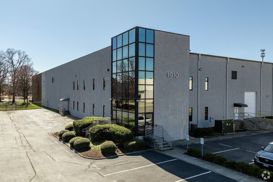 More Photos Of 1910 Campostella Rd, Chesapeake Unknown For Lease