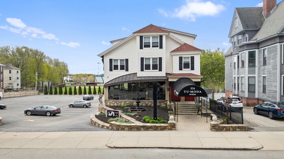 More Photos Of 574 Pleasant St, Worcester Apartments For Sale