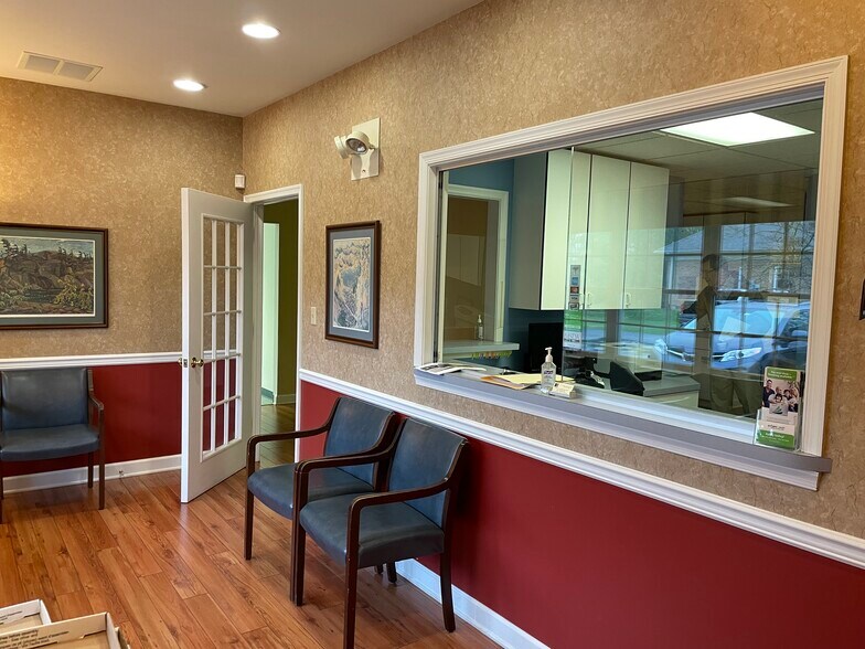 More Photos Of 556 Cynwood Dr, Easton Medical For Lease