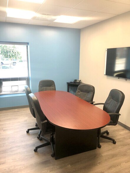 More Photos Of 2000 Deer Park Ave, Deer Park Coworking Space