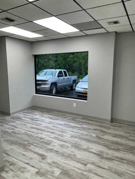 More Photos Of 189 Main Rd, Riverhead Medical For Lease