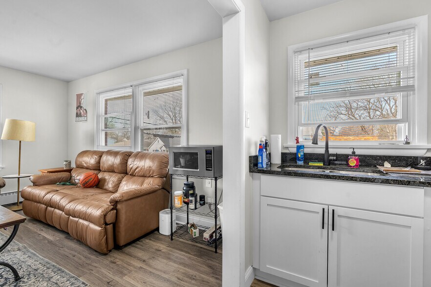 More Photos Of 182 W North St, Crown Point Apartments For Sale