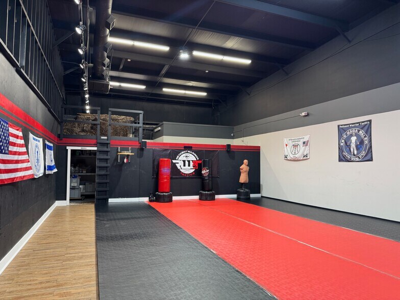 More Photos Of 1370 US Highway 80 E, Pooler Light Manufacturing For Lease