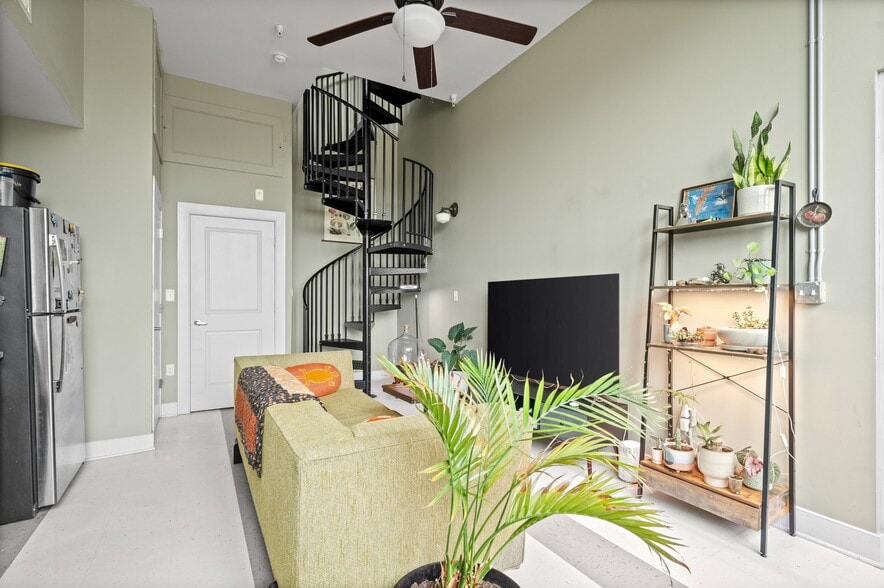 More Photos Of 200 Claremont Ave, Hampton Apartments For Sale