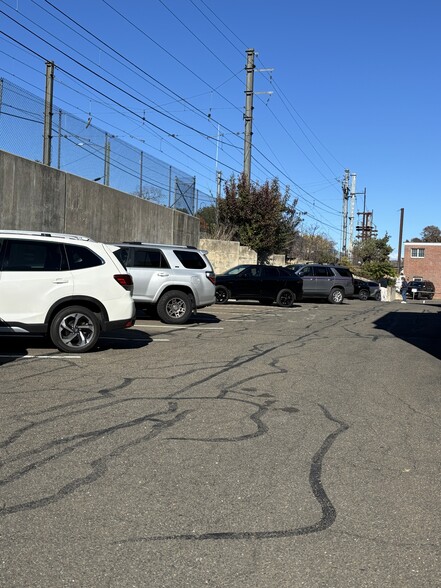 More Photos Of 39-51 Pine St, New Canaan Medical For Sale