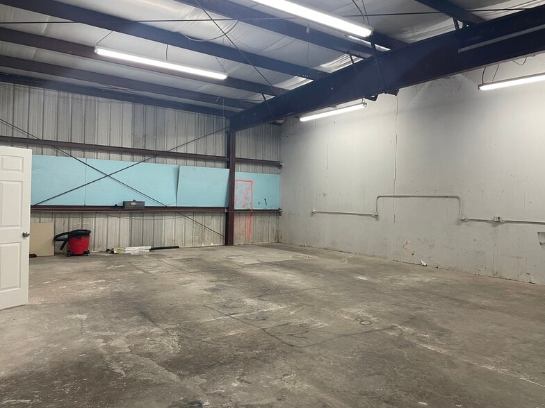 More Photos Of 1120 County Road 129, Alvin Warehouse For Sale