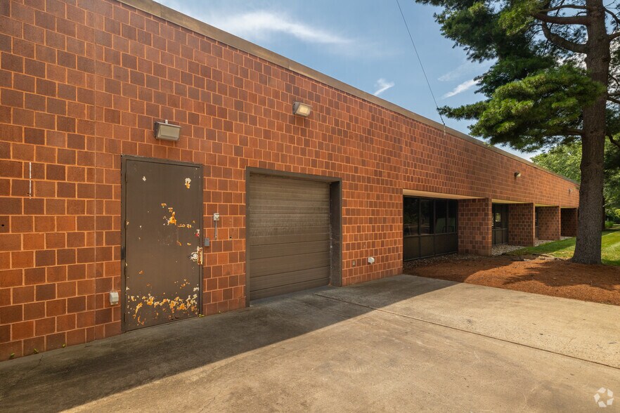 More Photos Of 307 College Rd E, Princeton Research And Development For Lease