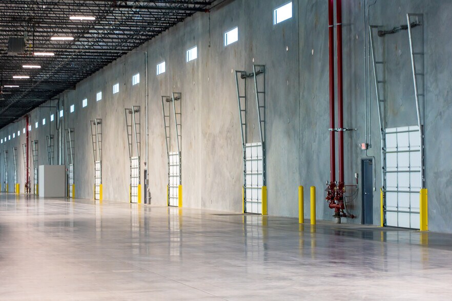 More Photos Of 151 Plug in Dr, Ridgeville Distribution For Lease