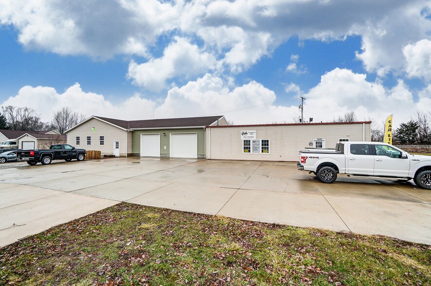 Primary Photo Of 3245 Piqua Troy Rd, Troy Light Distribution For Sale