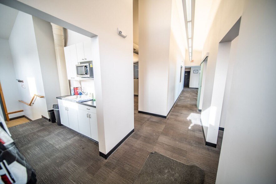 More Photos Of 3625 10th Ln NW, Rochester Office For Sale