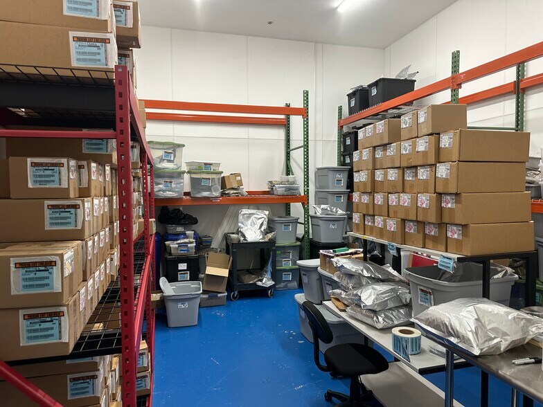 More Photos Of 246 Suffolk Ln, Gardner Manufacturing For Sale