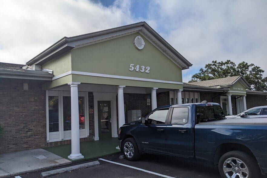 Primary Photo Of 5432 Bee Ridge Rd, Sarasota Medical For Sale