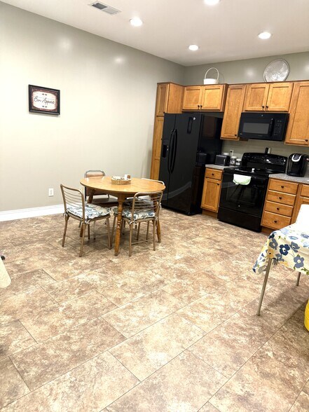 More Photos Of 301 Wilson St, Martinsburg Auto Dealership For Lease