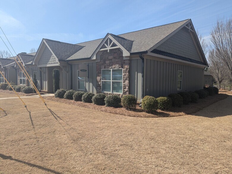 More Photos Of 1800 Hog Mountain Rd, Watkinsville Office Residential For Lease