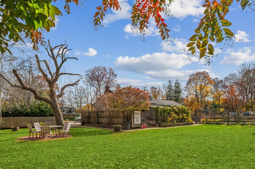 More Photos Of 1615 Bridgehampton, Sag Harbor Restaurant For Sale