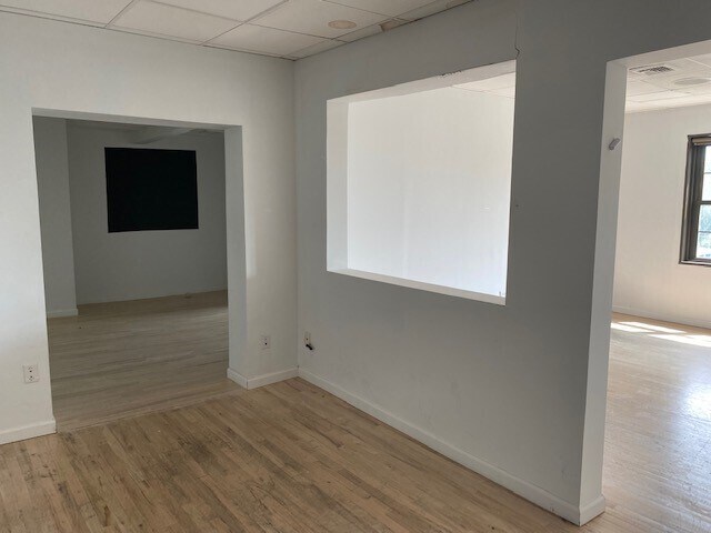 More Photos Of 11-25 Middle Neck Rd, Great Neck Loft Creative Space For Lease