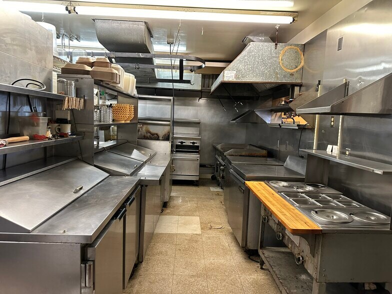 More Photos Of 194 Main St, Amesbury Restaurant For Sale