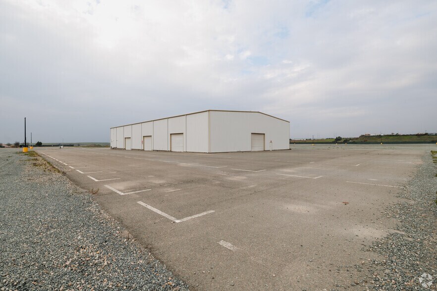 More Photos Of 9802 Lone Star Rd, San Diego Warehouse For Lease