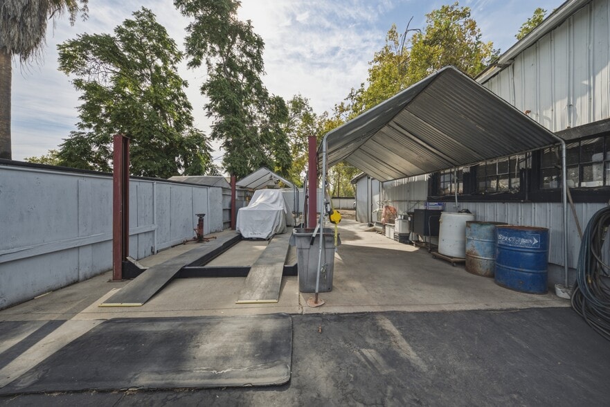 More Photos Of 3725 Pine St, Rocklin Auto Repair For Sale