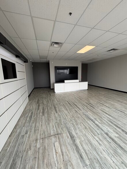 More Photos Of 3515 South St, Lafayette Unknown For Lease